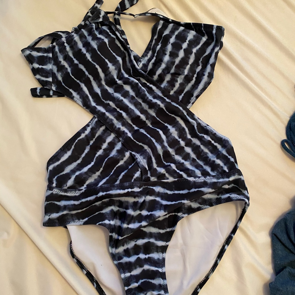 Brand New Cross Front Monokini Brand New Cross Front Monokini
